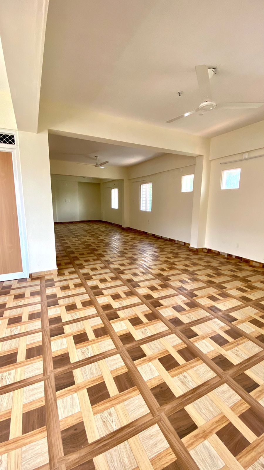AidyStays - Hall View